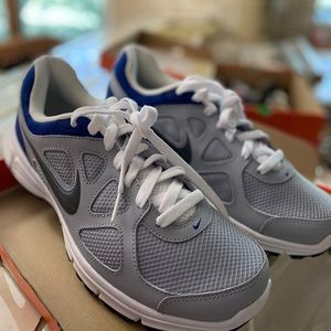 Nike Revolution 10.5